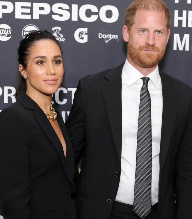 夏洛特黄蜂训练开放日,集结日伤情更新引欢呼,欧超杯在即,团队化学反应显著 夏洛特黄蜂训练开放日,集结日伤情更新引欢呼,欧超杯在即,团队化学反应显著