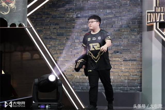 Karsa爆冷击败美国队，精彩发挥引爆全场！的简单介绍