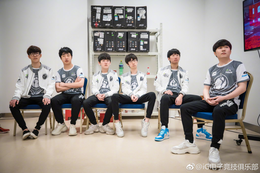 JackeyLove爆冷击败SKT，回归赛场引爆全场！的简单介绍